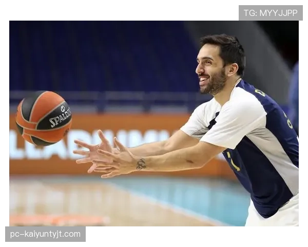 加纳乔的无球跑动如何驱动反击冲击？