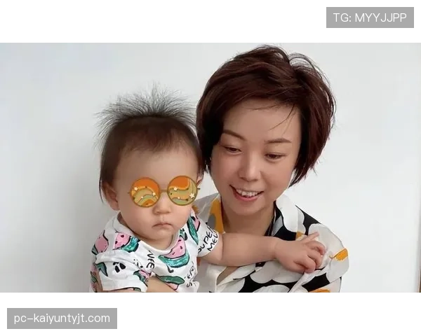 张怡宁穿得像邻家大姐去买菜，结账那一瞬手机屏幕的数字把我愣住