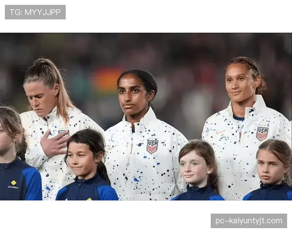 梅根·拉皮诺赛场上铁人，私底下却敢凹成时髦闺蜜团起飞了！